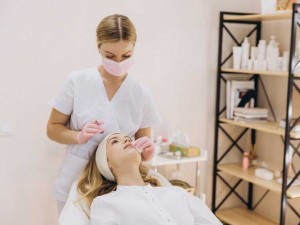 Kozmetikai bútorok – a professzionális szalonok alapjai